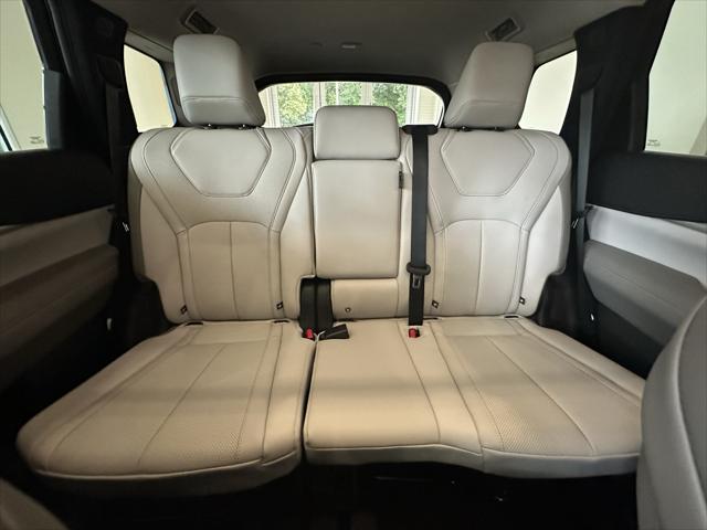 Photo of 2026 Radiant White INFINITI QX60