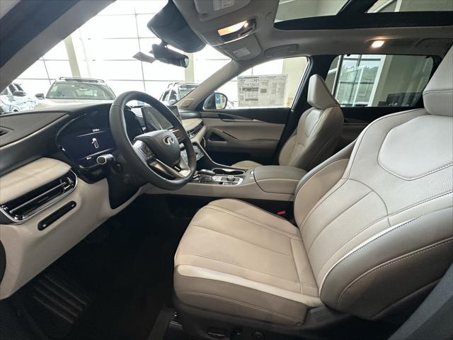 Photo of 2026 Radiant White INFINITI QX60