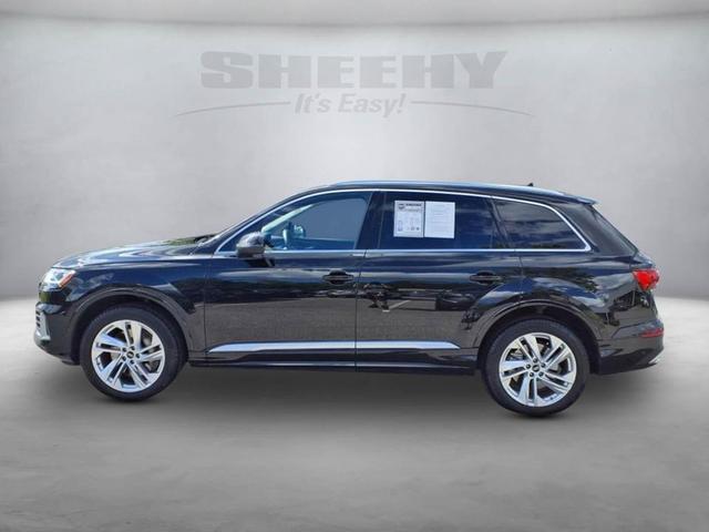 Photo of 2023 Mythos Black Metallic Audi Q7