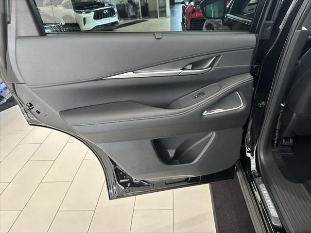 Photo of 2025 Mineral Black INFINITI QX60