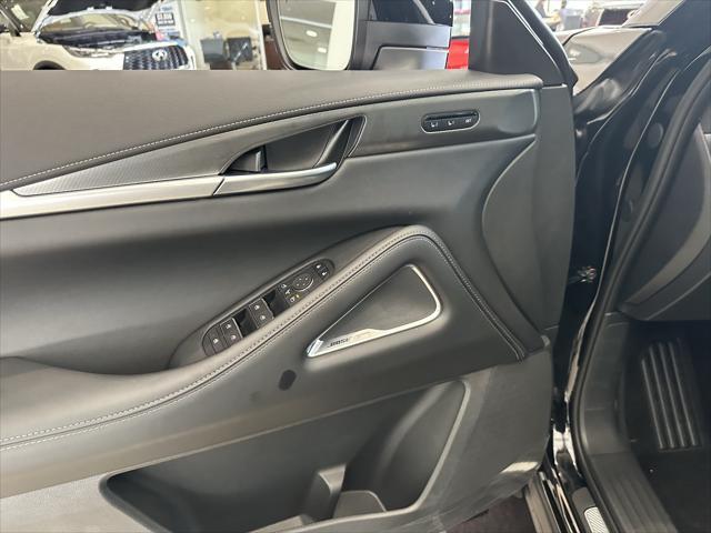 Photo of 2025 Mineral Black INFINITI QX60