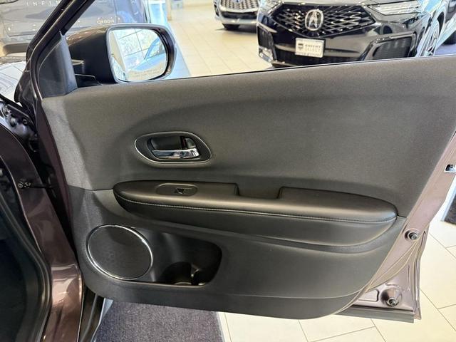 Photo of 2022 Midnight Amethyst Honda HR-V