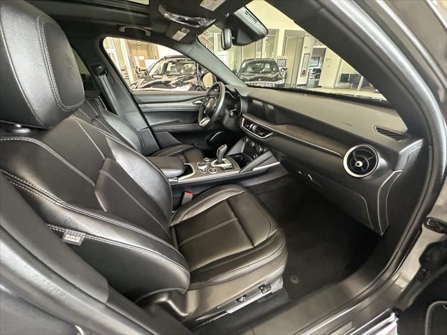 Photo of 2022 Vesuvio Gray Metallic Alfa Romeo Stelvio
