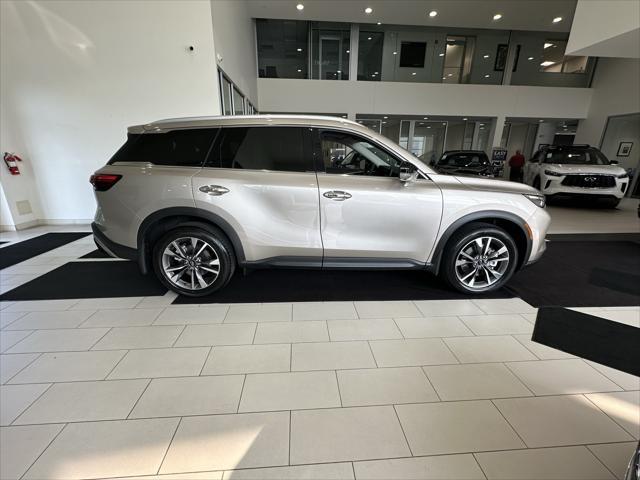Photo of 2025 Warm Titanium INFINITI QX60