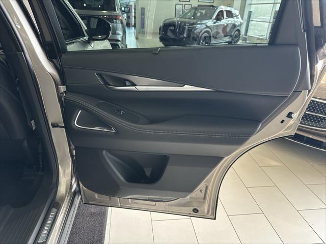 Photo of 2025 Warm Titanium INFINITI QX60