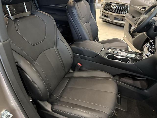 Photo of 2026 Warm Titanium INFINITI QX60