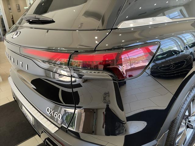 Photo of 2023 Mineral Black INFINITI QX60