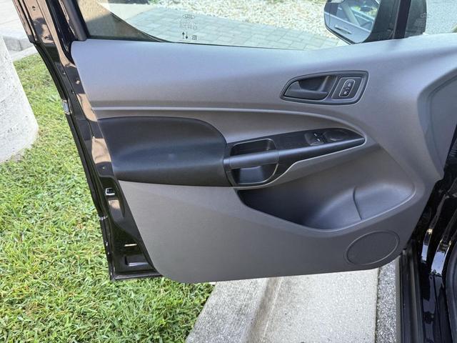 Photo of 2022 Agate Black Metallic Ford Transit Connect