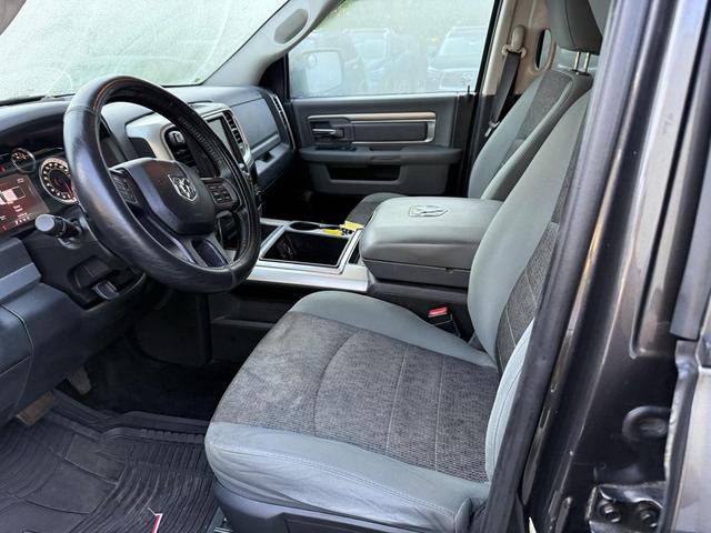 Photo of 2015 Granite Crystal Metallic Clearcoat RAM 1500