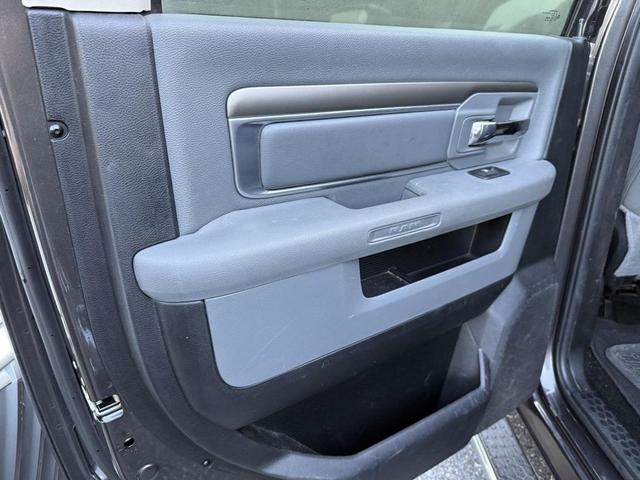 Photo of 2015 Granite Crystal Metallic Clearcoat RAM 1500