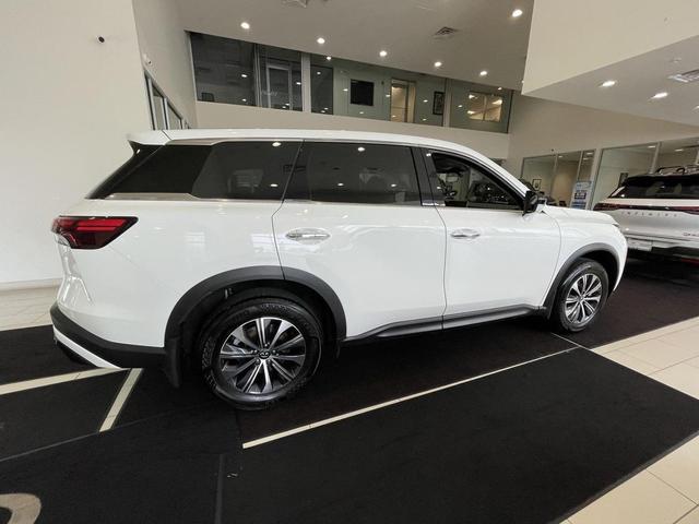 Photo of 2024 Glacier White INFINITI QX60