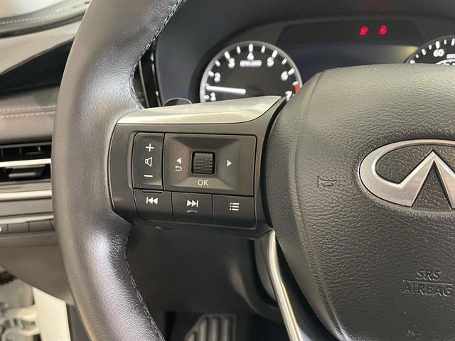 Photo of 2024 Glacier White INFINITI QX60