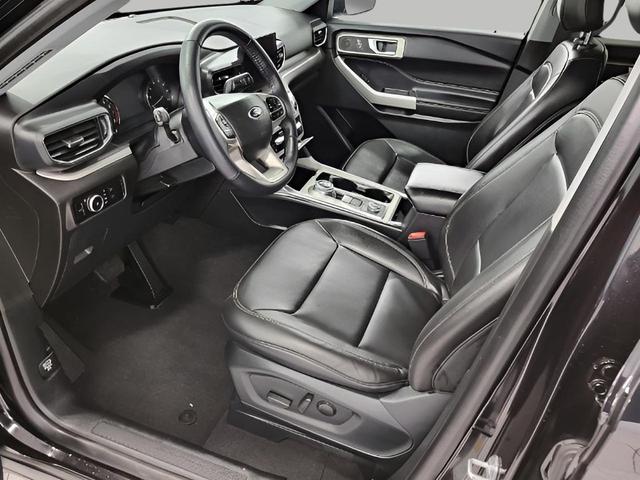 Photo of 2023 Agate Black Metallic Ford Explorer