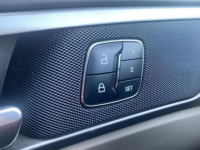 Photo of 2017 Lightning Blue Ford Fusion