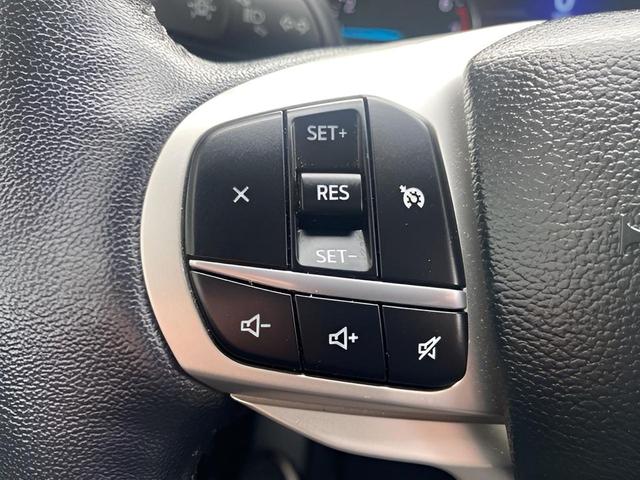 Photo of 2023 Iconic Silver Metallic Ford Explorer