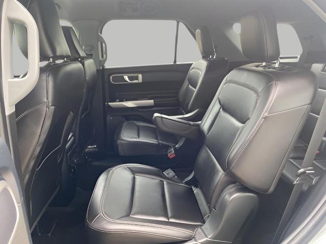 Photo of 2023 Iconic Silver Metallic Ford Explorer