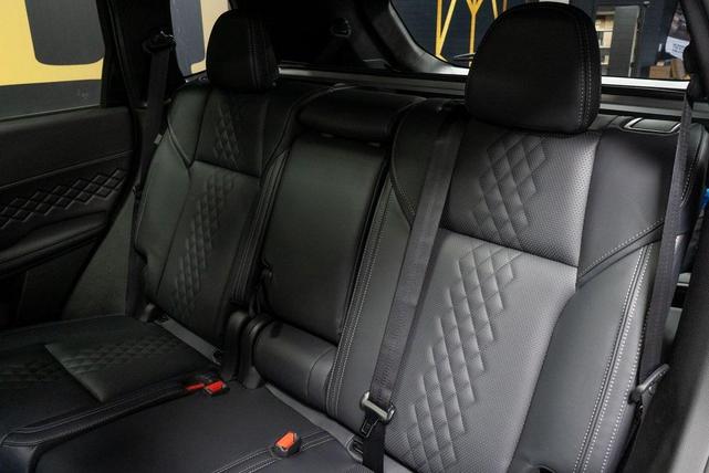 Photo of 2025 Labrador Black Pearl Mitsubishi Outlander PHEV