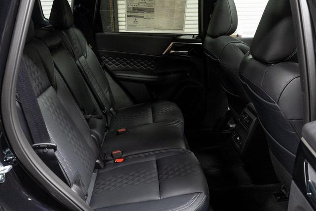 Photo of 2025 Labrador Black Pearl Mitsubishi Outlander PHEV