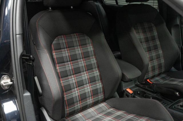 Photo of 2021 Deep Black Volkswagen Golf GTI