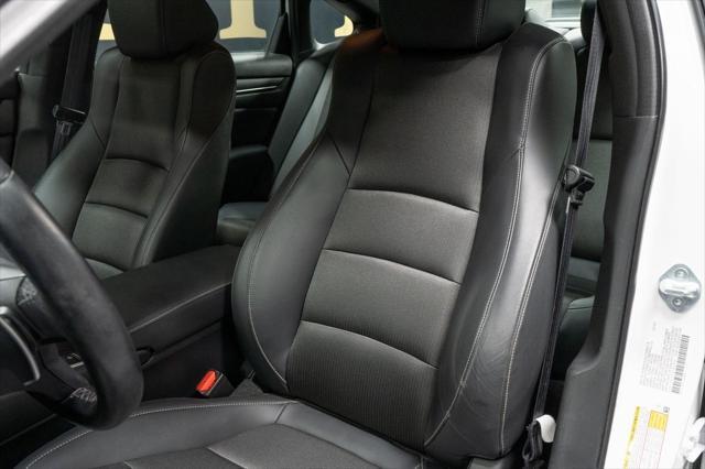 Photo of 2022 Platinum White Pearl Honda Accord