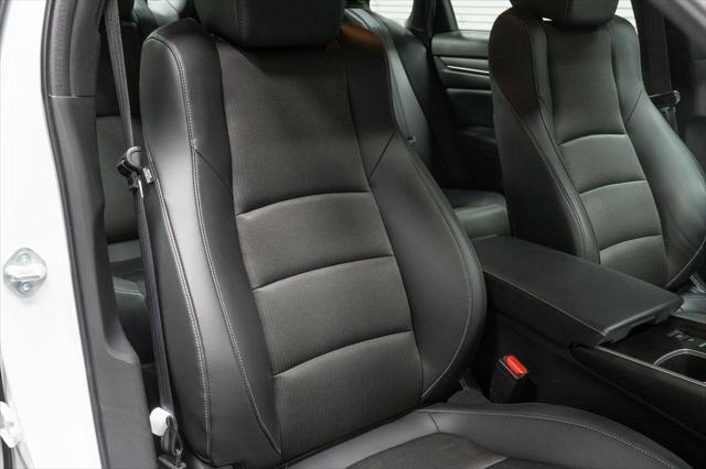 Photo of 2022 Platinum White Pearl Honda Accord