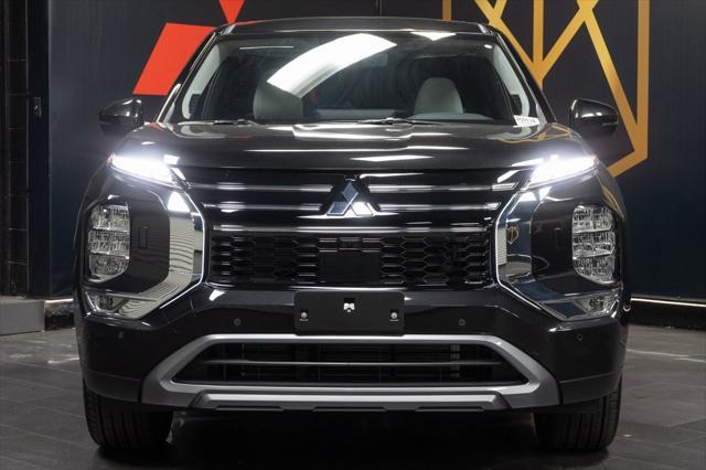Photo of 2025 Black Diamond Mitsubishi Outlander