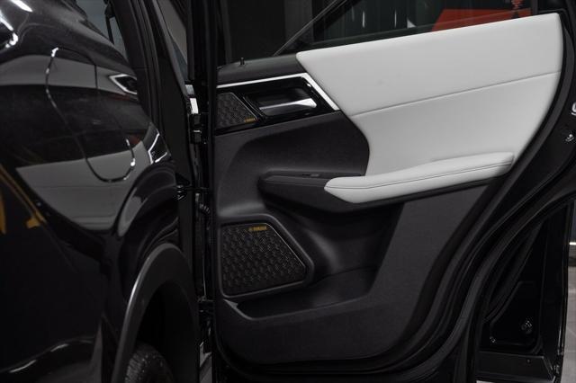 Photo of 2025 Black Diamond Mitsubishi Outlander