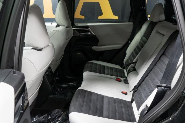 Photo of 2025 Black Diamond Mitsubishi Outlander