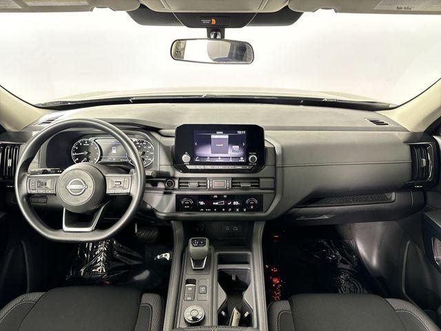 Photo of 2023 Black Nissan Pathfinder