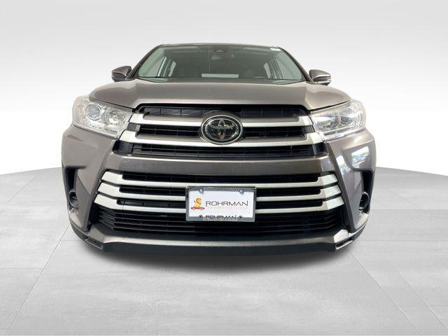Photo of 2019 Midnight Black Metallic Toyota Highlander