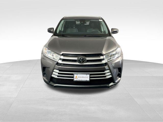 Photo of 2019 Midnight Black Metallic Toyota Highlander