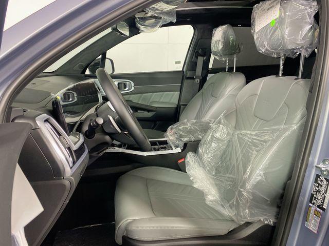 Photo of 2024 Everlasting Silver Kia Sorento
