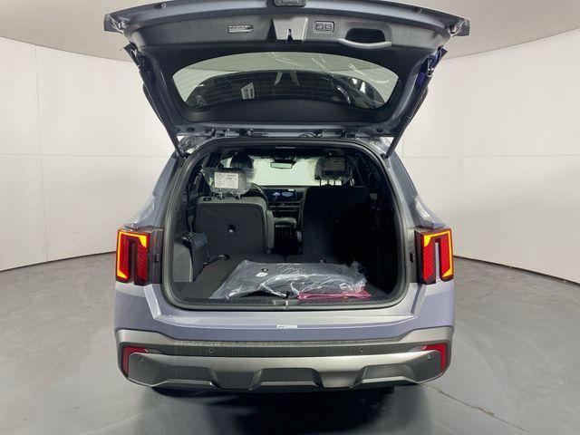 Photo of 2024 Everlasting Silver Kia Sorento