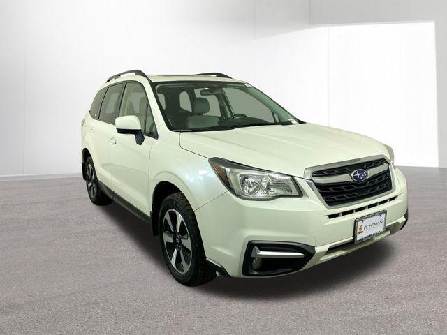 Photo of 2017 Crystal White Pearl Subaru Forester