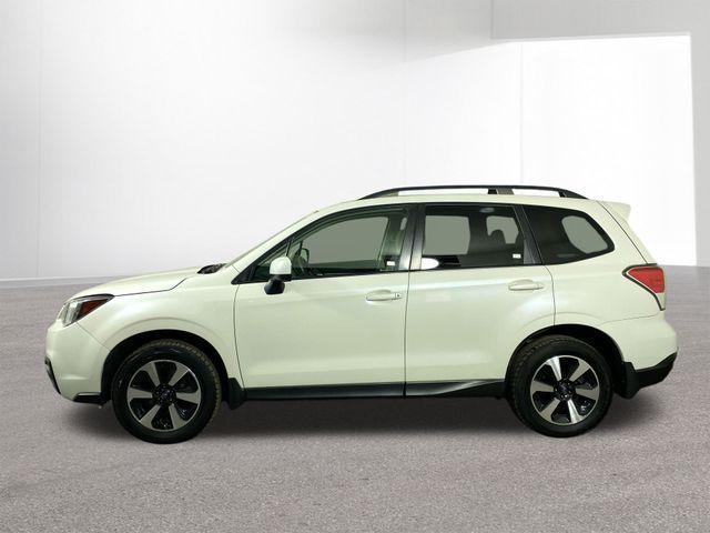 Photo of 2017 Crystal White Pearl Subaru Forester
