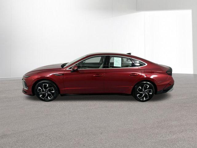 Photo of 2024 Red Hyundai SONATA