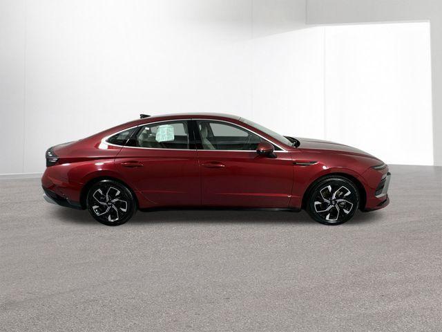 Photo of 2024 Red Hyundai SONATA