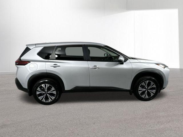 Photo of 2022 Brilliant Silver Metallic Nissan Rogue