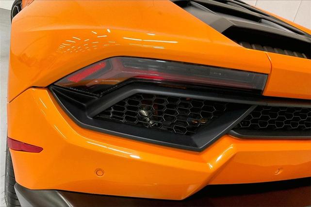 Photo of 2017 Arancio Borealis Pearl Effect Lamborghini Huracan