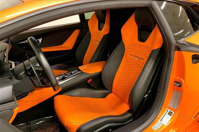 Photo of 2017 Arancio Borealis Pearl Effect Lamborghini Huracan