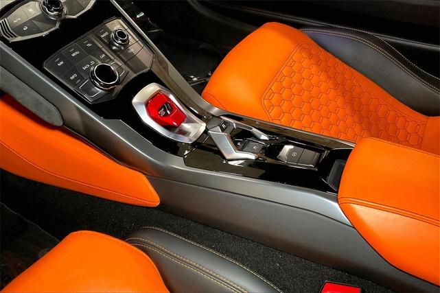 Photo of 2017 Arancio Borealis Pearl Effect Lamborghini Huracan