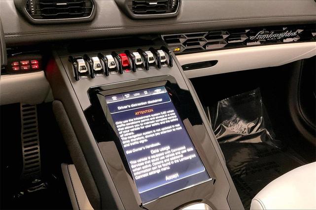 Photo of 2024 Bianco Icarus Metallic Lamborghini Huracan EVO