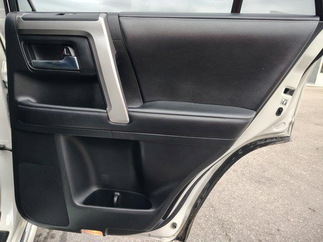Photo of 2016 White Toyota 4Runner