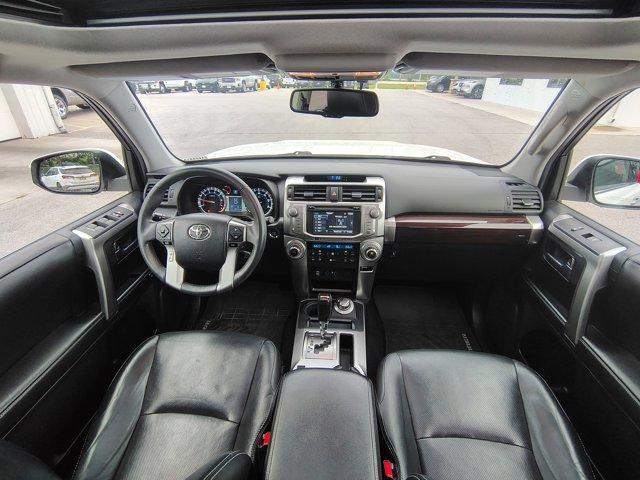 Photo of 2016 White Toyota 4Runner