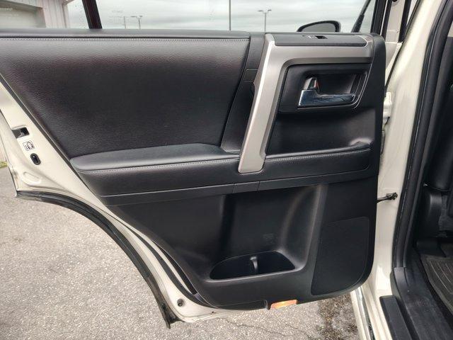 Photo of 2016 White Toyota 4Runner