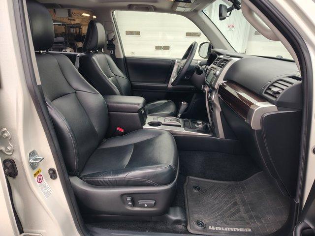 Photo of 2016 White Toyota 4Runner