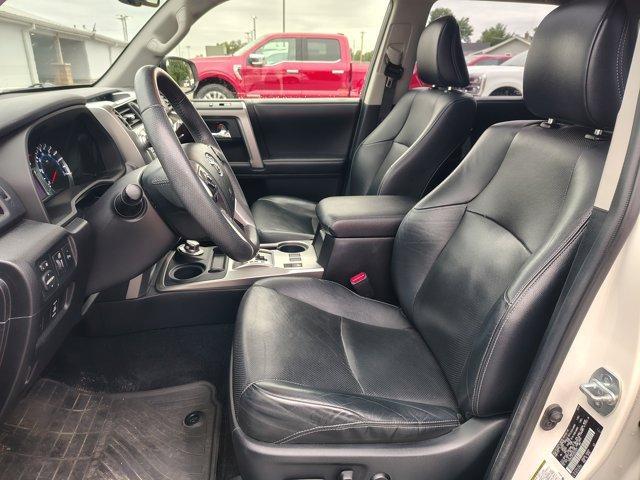 Photo of 2016 White Toyota 4Runner