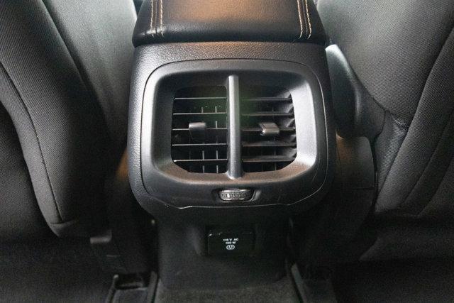 Photo of 2015 Bright White Jeep Cherokee