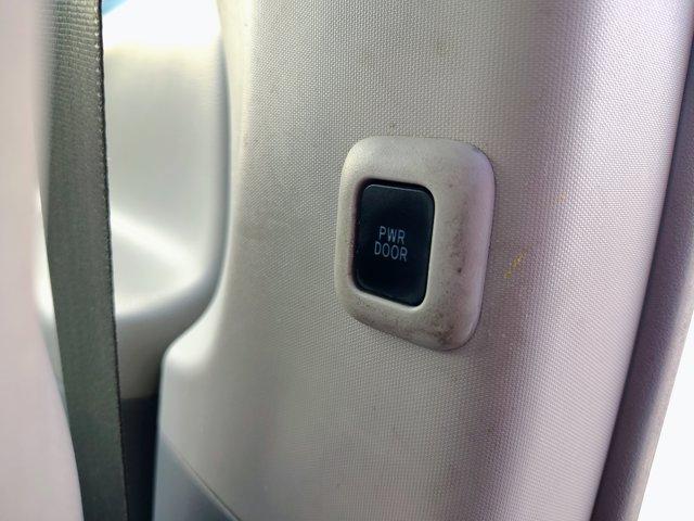 Photo of 2014 Blue Toyota Sienna