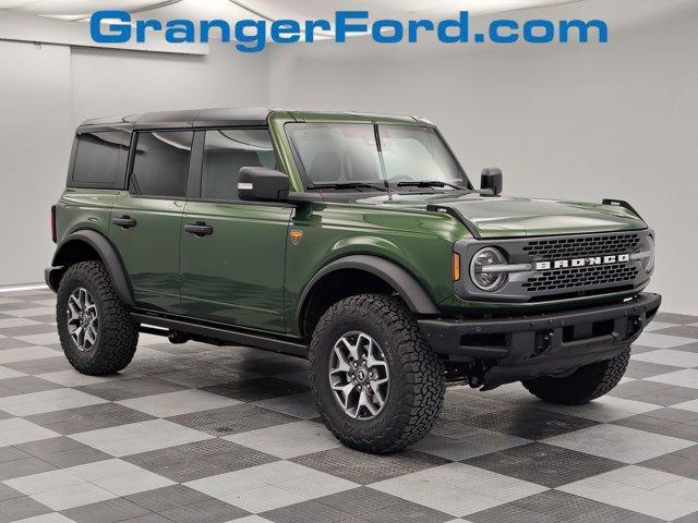 Photo of 2025 Green Ford Bronco